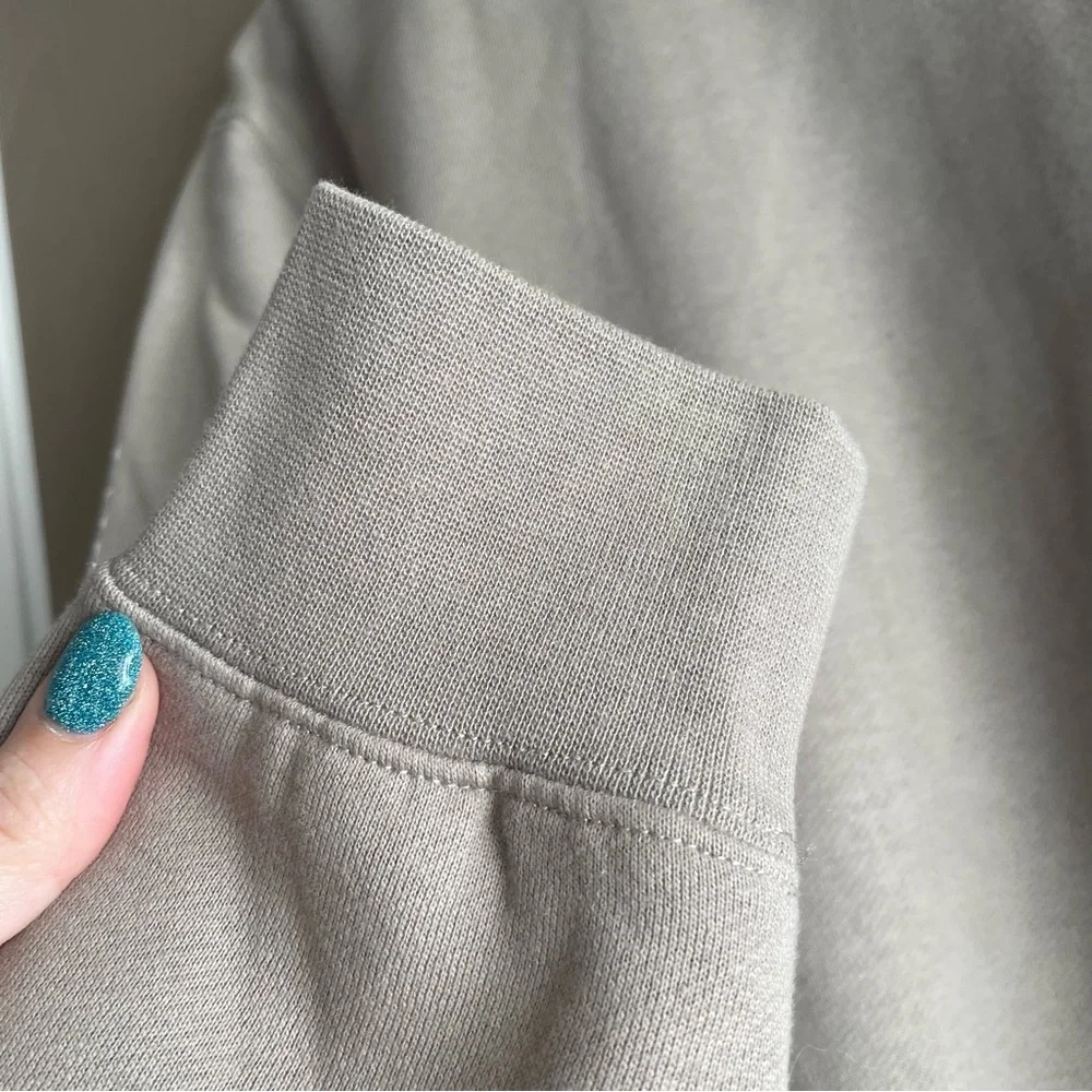Taylor Swift The Tortured Poets Department Beige Crewneck - Size Medium - Picture 6 of 8